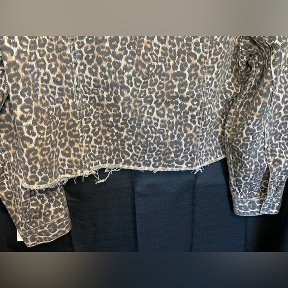 NWT Free People Cropped Leopard Denim Jacket - Size Medium Oversized - Picture 13 of 15